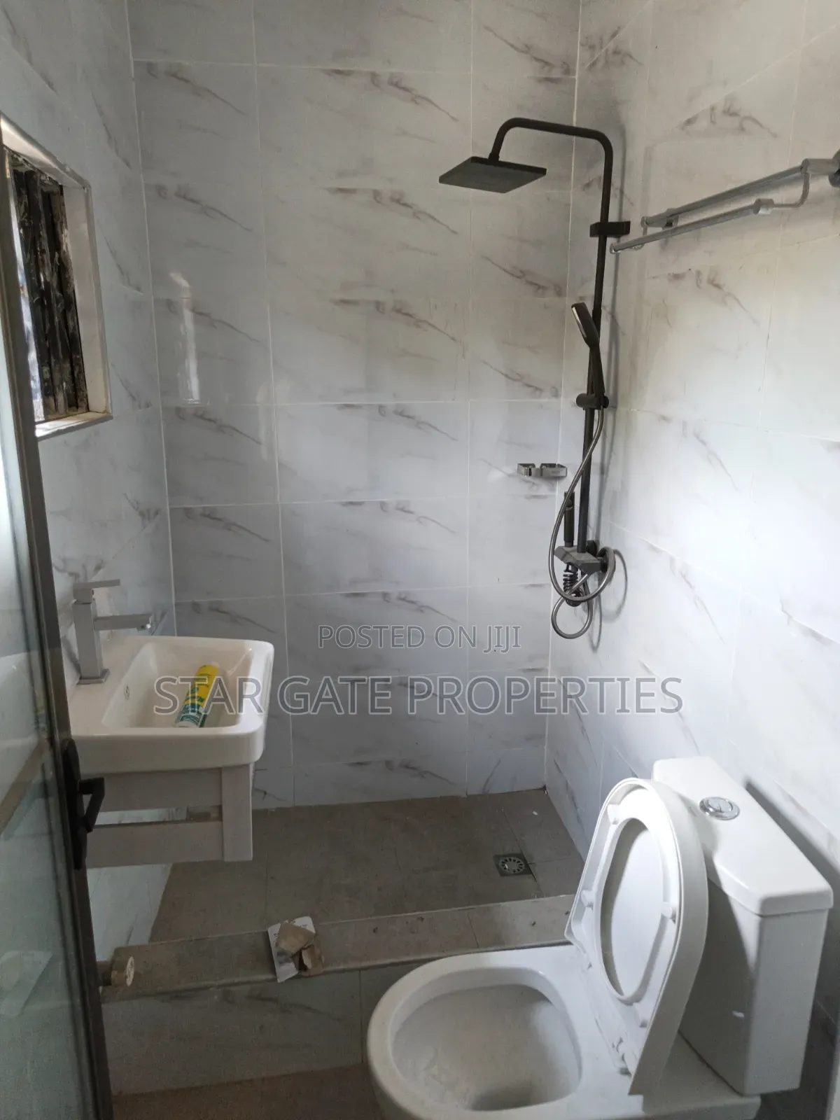 5bdrm House in Kenyasi Nwamasi., Kumasi Metropolitan for sale