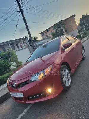 Toyota Camry XLE 4dr Sedan w/Prod. End 11/13 (2.5L 4cyl 6A) 2014 Red