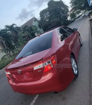 Toyota Camry XLE 4dr Sedan w/Prod. End 11/13 (2.5L 4cyl 6A) 2014 Red