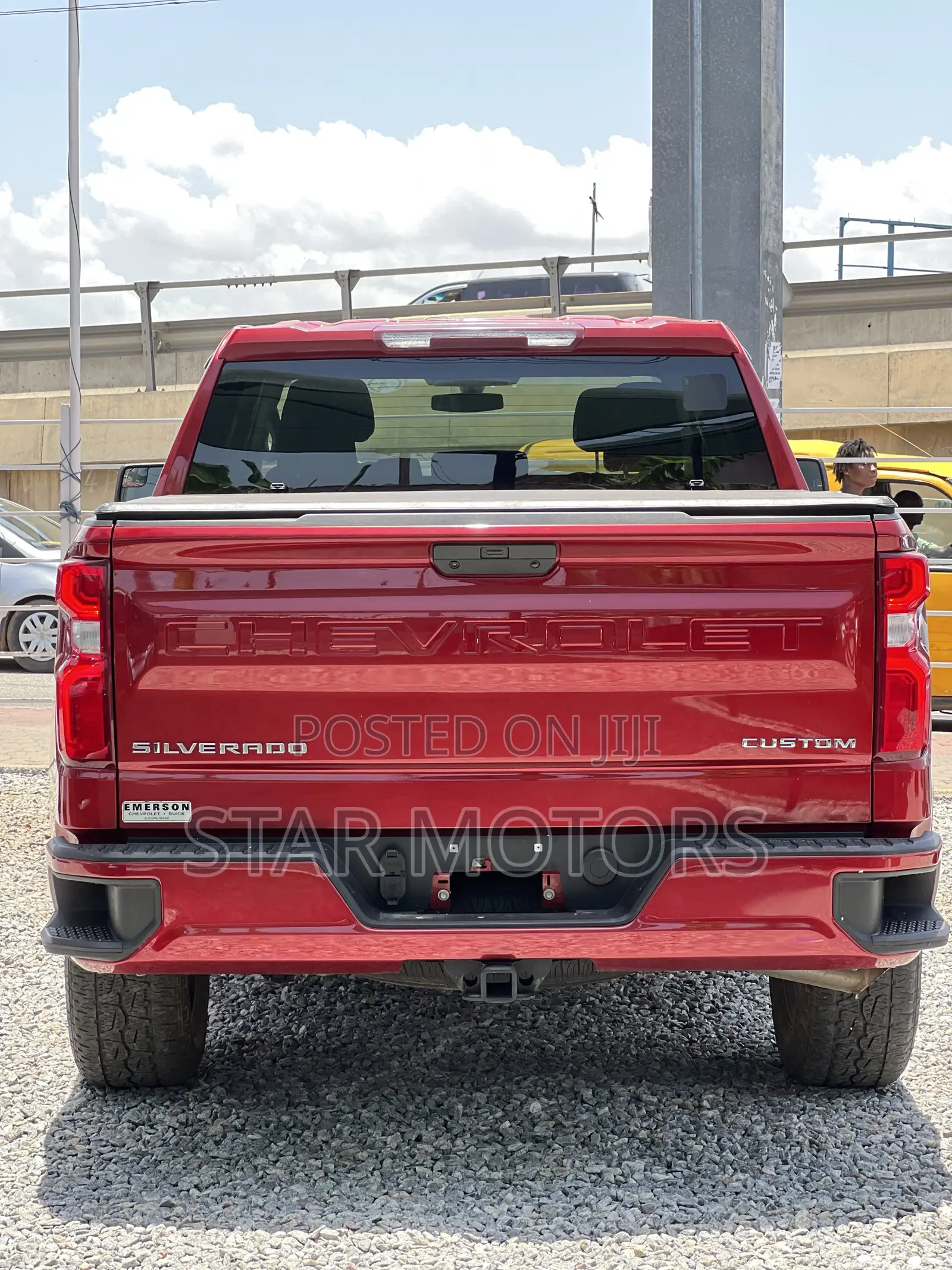 Chevrolet Silverado 2022 Silver