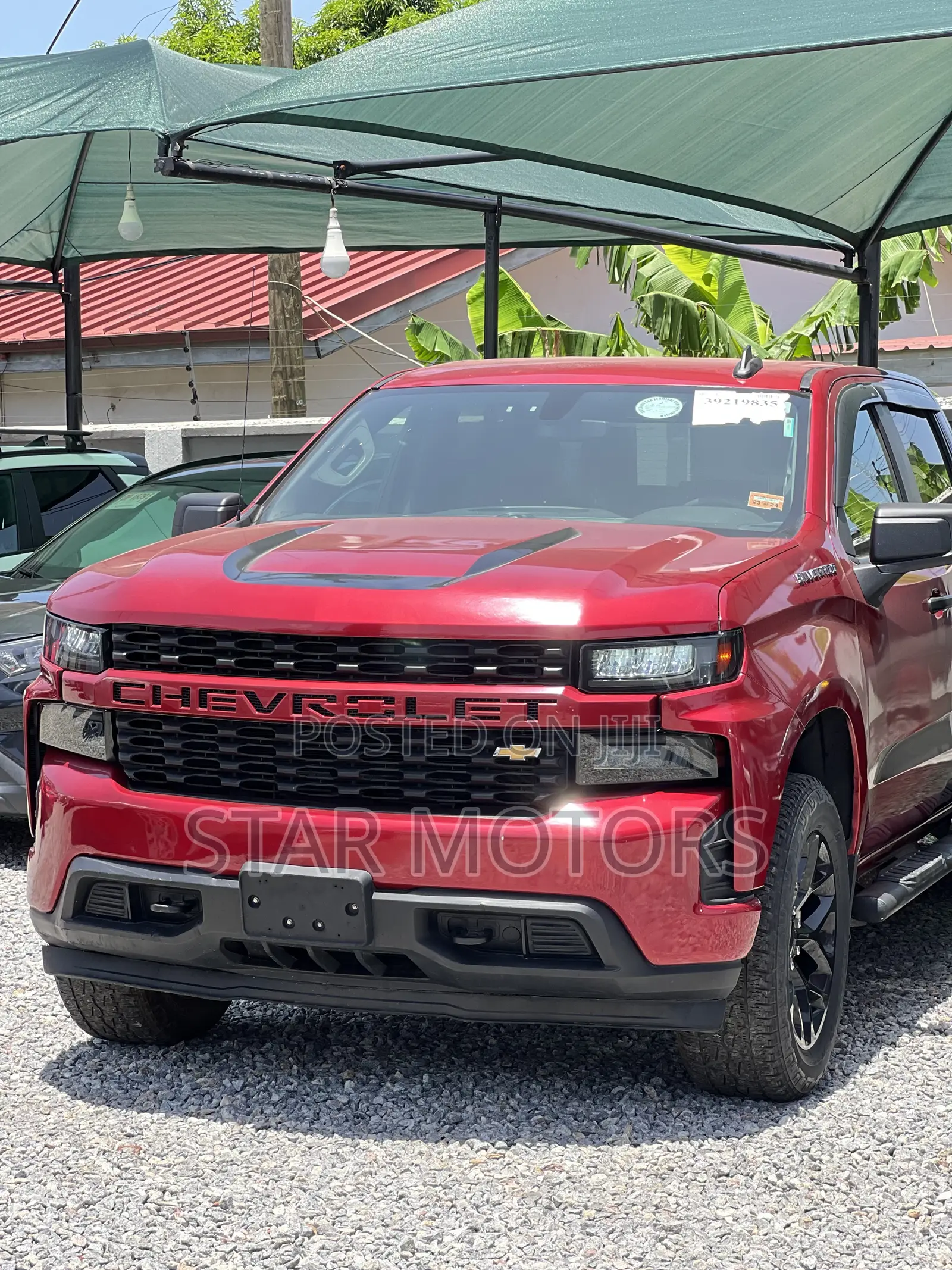 Chevrolet Silverado 2022 Silver