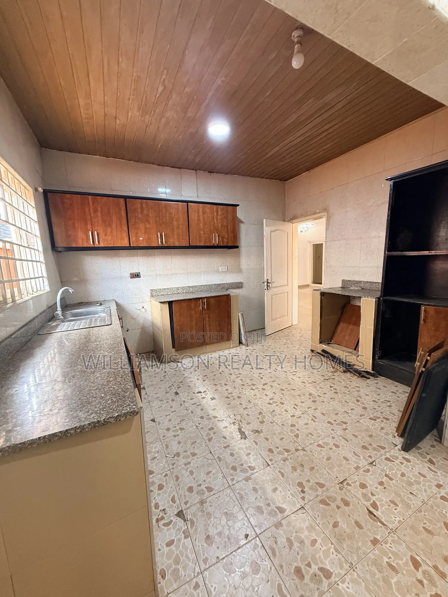 4bdrm House in Community 18 Area, Spintex for rent