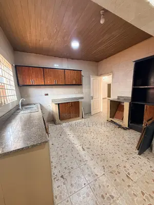 4bdrm House in Community 18 Area, Spintex for rent