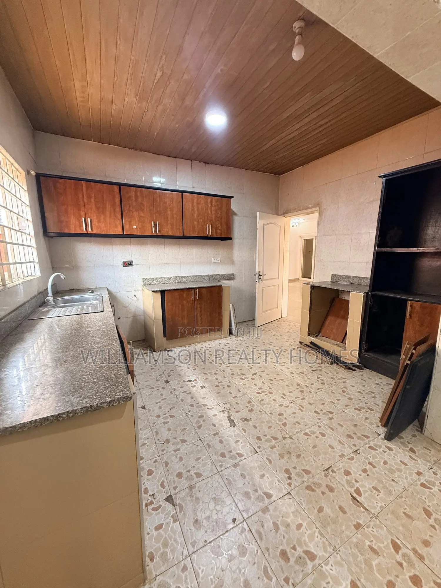4bdrm House in Community 18 Area, Spintex for rent