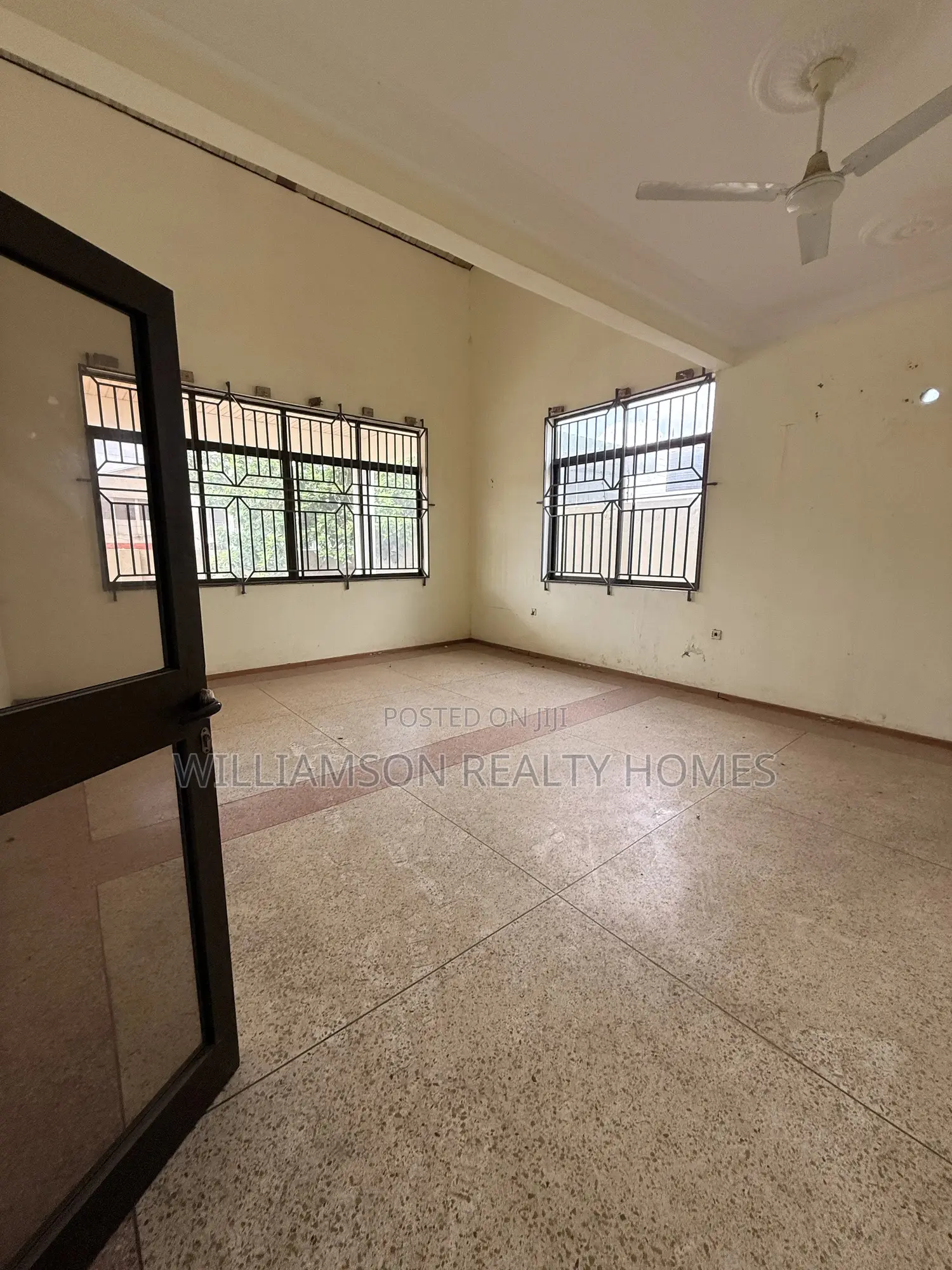 6bdrm House in Community 20 Estate, Spintex for rent