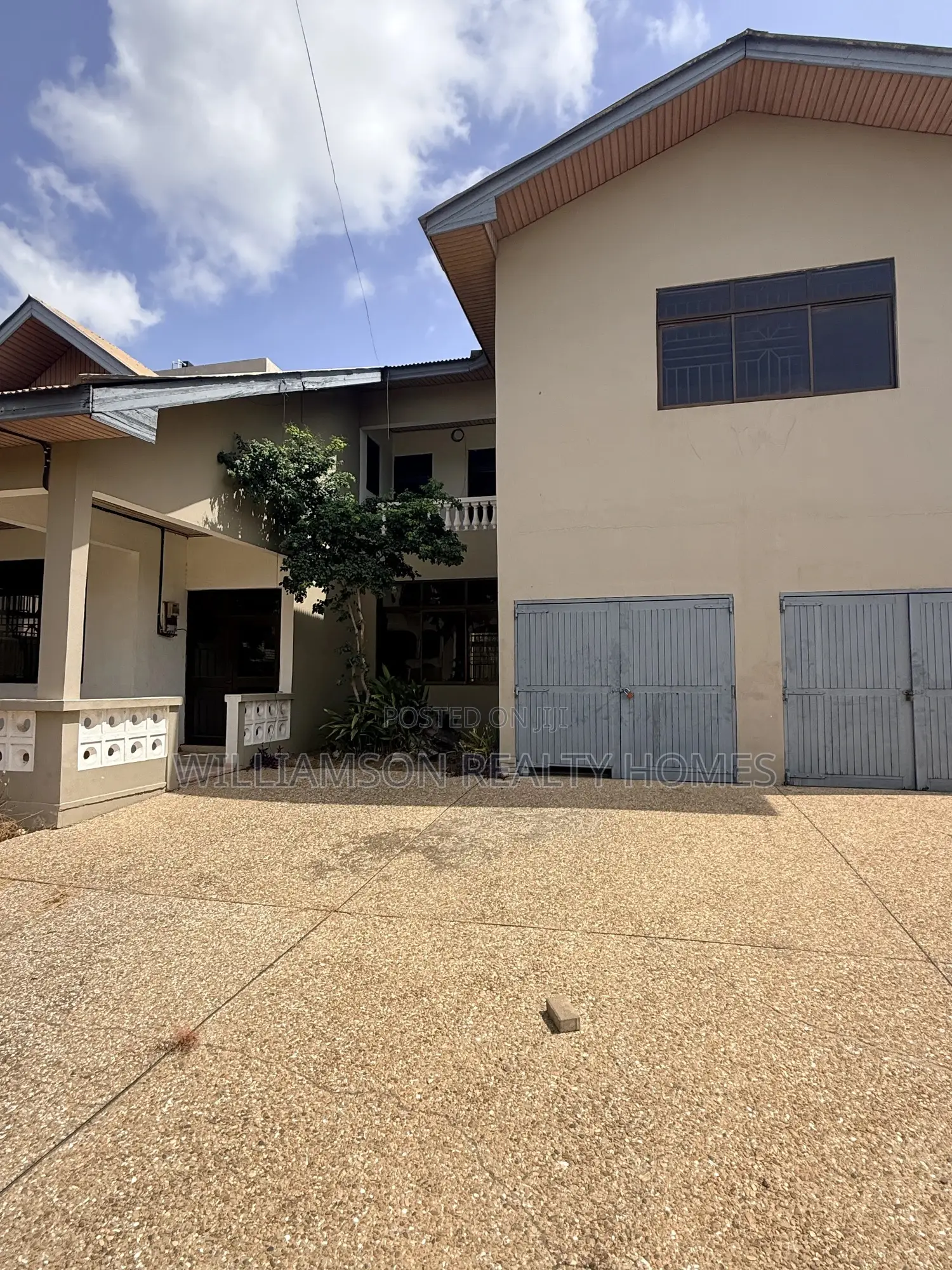 6bdrm House in Community 20 Estate, Spintex for rent