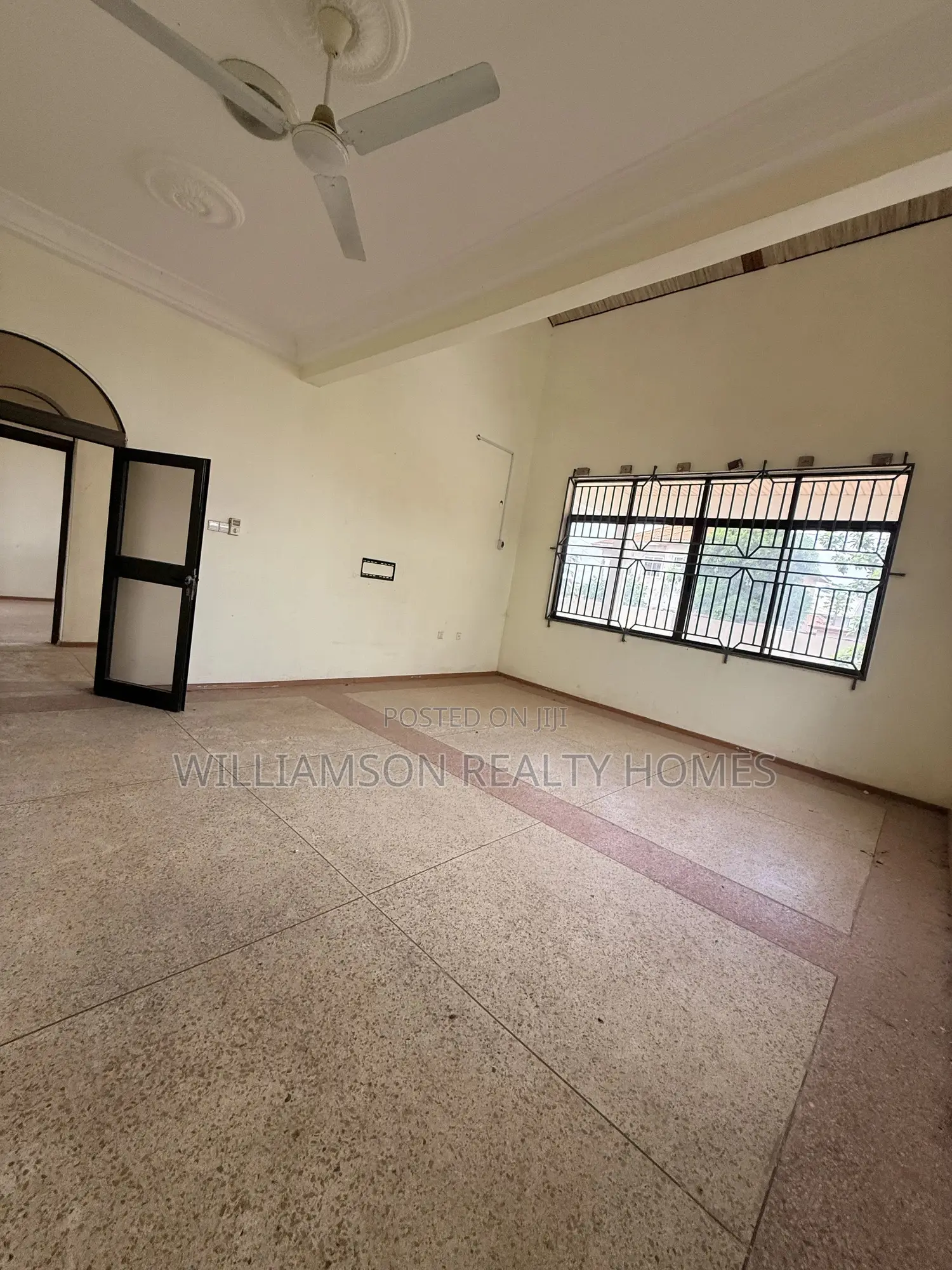 6bdrm House in Community 20 Estate, Spintex for rent