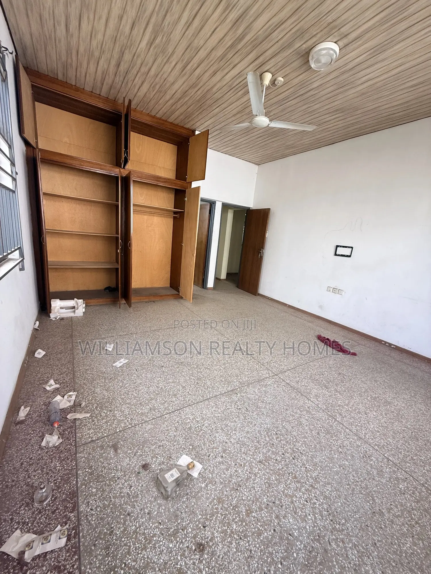 6bdrm House in Community 20 Estate, Spintex for rent