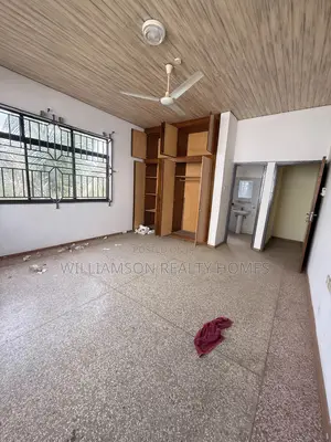 6bdrm House in Community 20 Estate, Spintex for rent