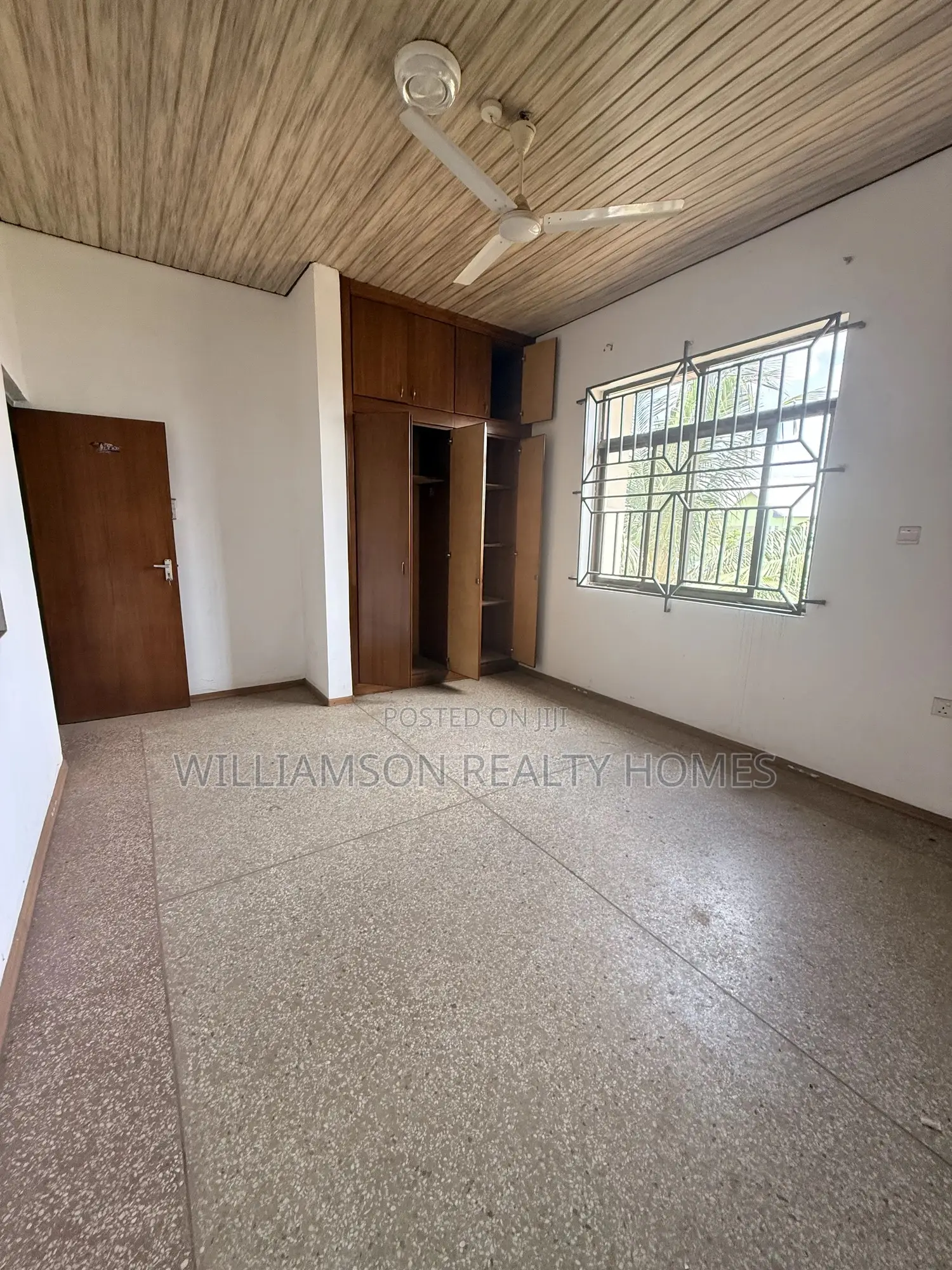 6bdrm House in Community 20 Estate, Spintex for rent