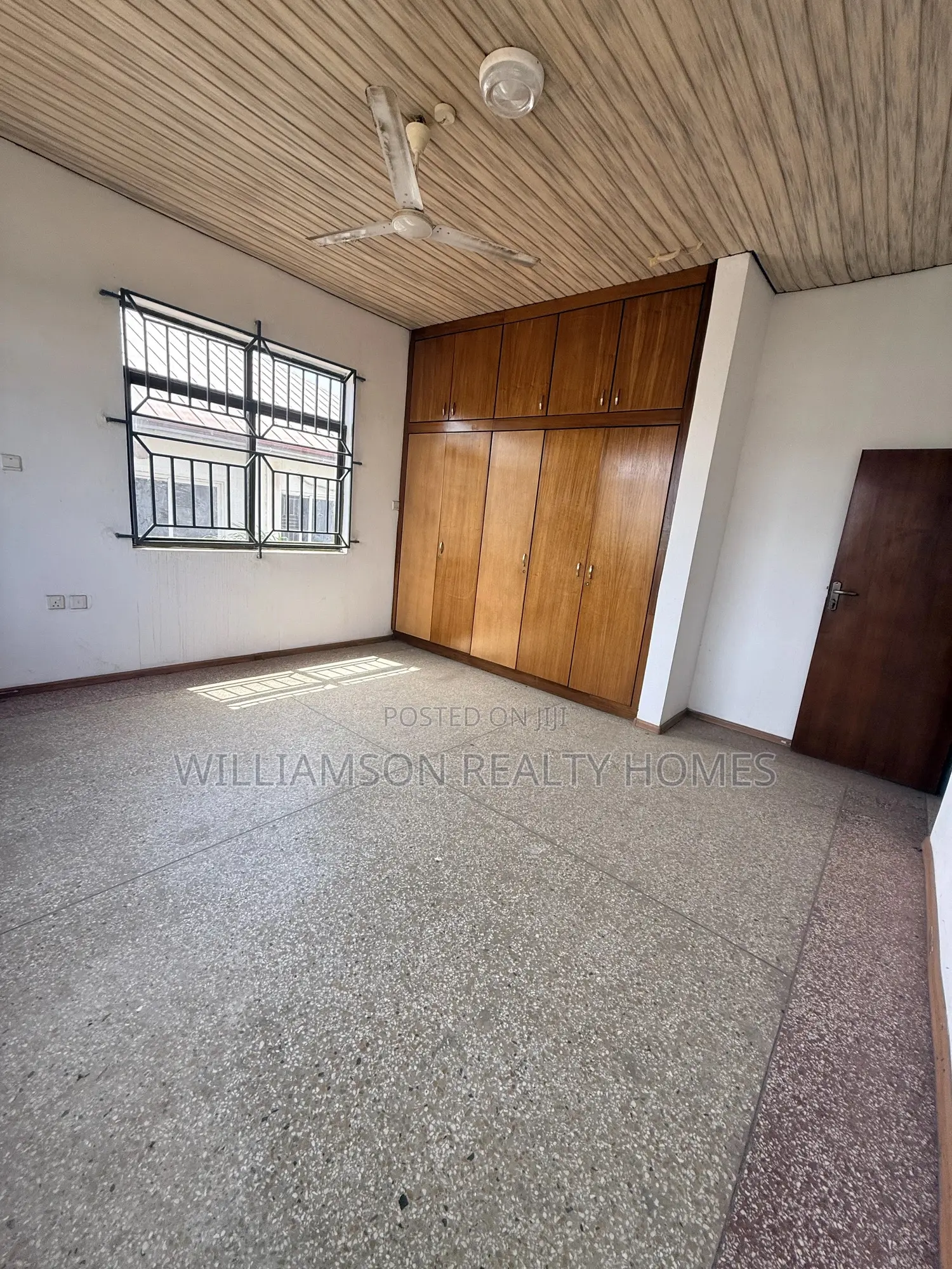 6bdrm House in Community 20 Estate, Spintex for rent