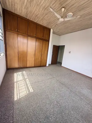 6bdrm House in Community 20 Estate, Spintex for rent