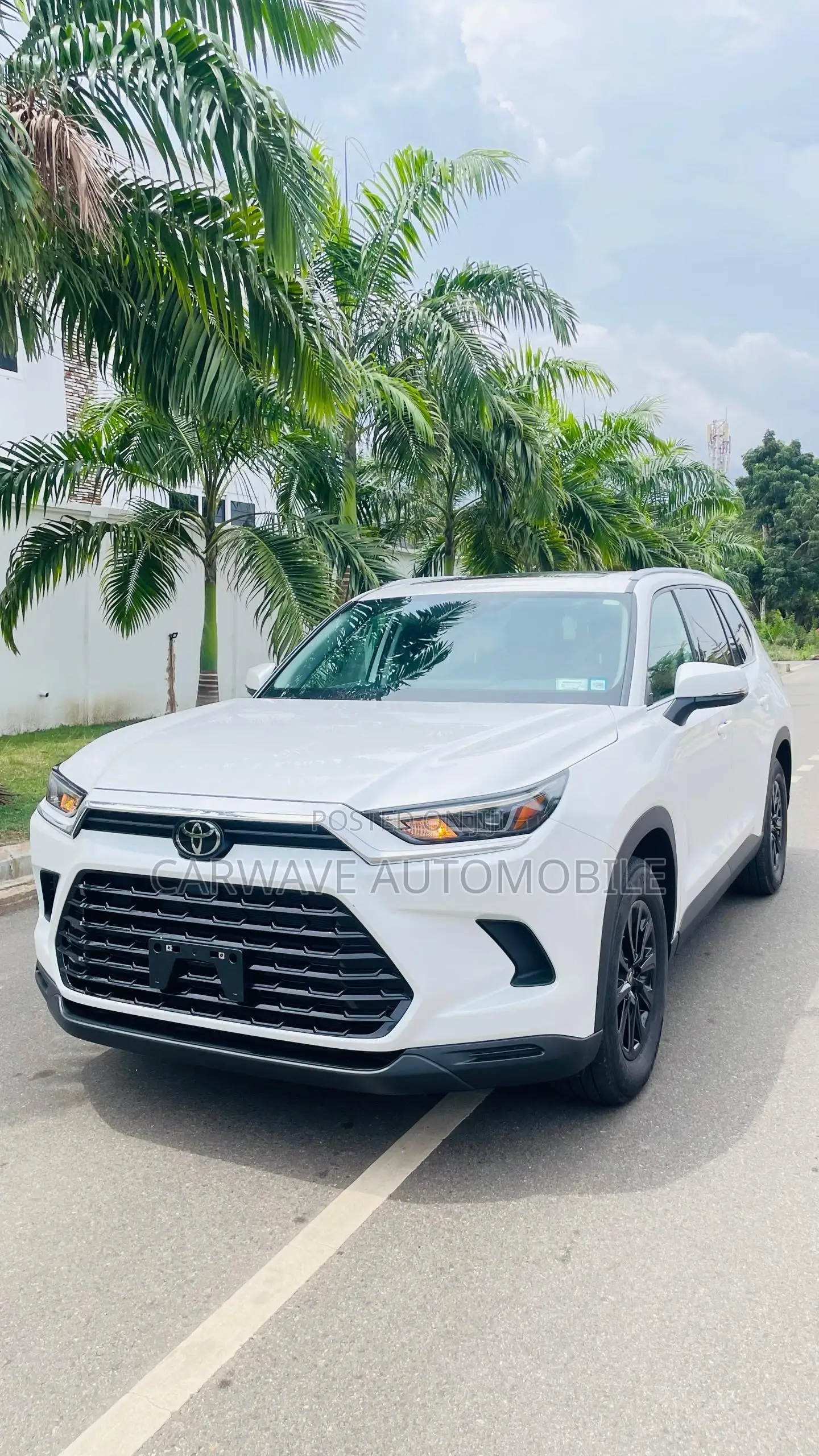 Toyota Highlander XLE AWD 2024 White