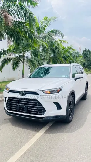 Toyota Highlander XLE AWD 2024 White