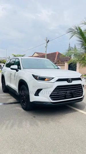 Toyota Highlander XLE AWD 2024 White