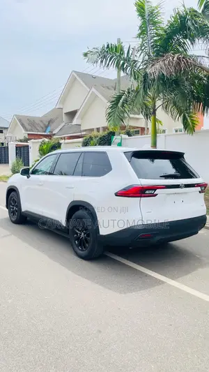 Toyota Highlander XLE AWD 2024 White