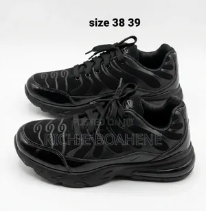 Boy Sneakers Size 38 39