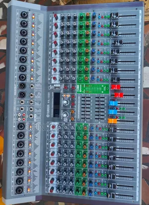 Yamaha Pa-1600 16-Channel Audio Mixing Console