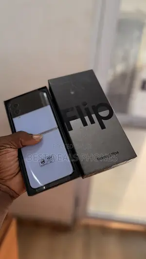 New Samsung Galaxy Z Flip4 256 GB Silver