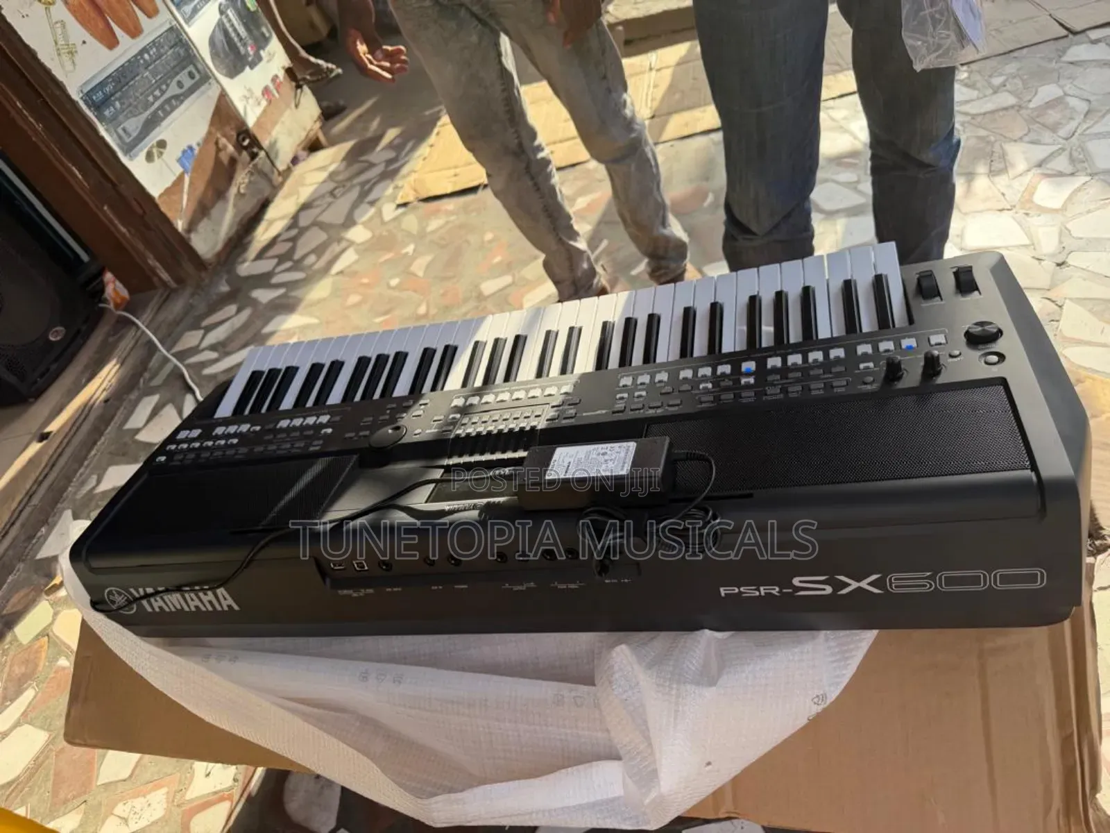 Yamaha PSR-Sx600 61-Key Arranger Workstation Keyboard