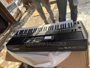 Yamaha PSR-Sx600 61-Key Arranger Workstation Keyboard