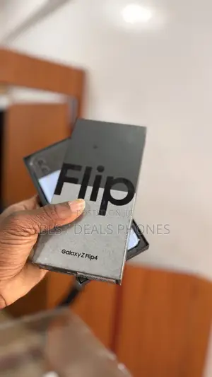New Samsung Galaxy Z Flip4 256 GB Silver