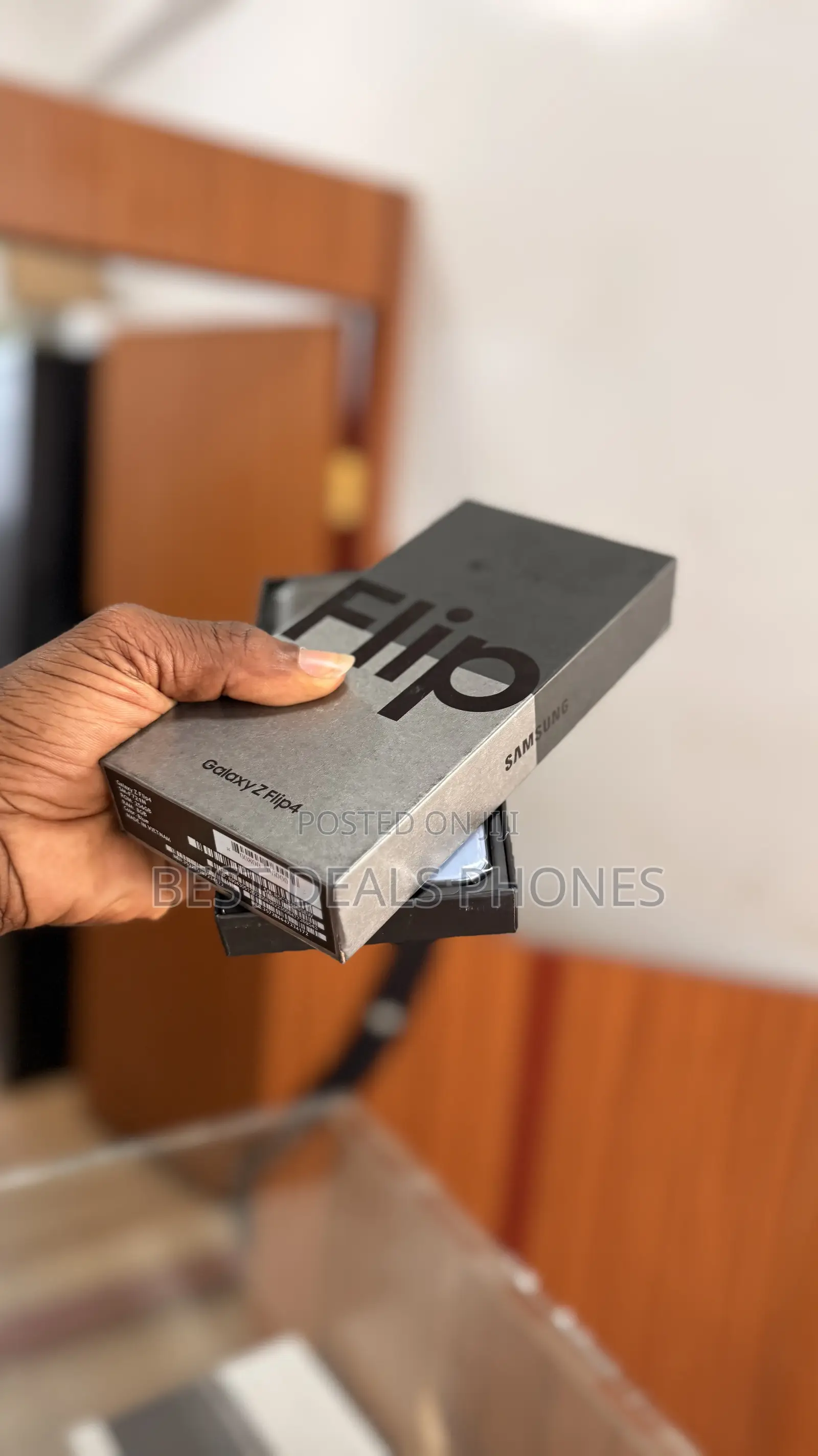 New Samsung Galaxy Z Flip4 256 GB Silver