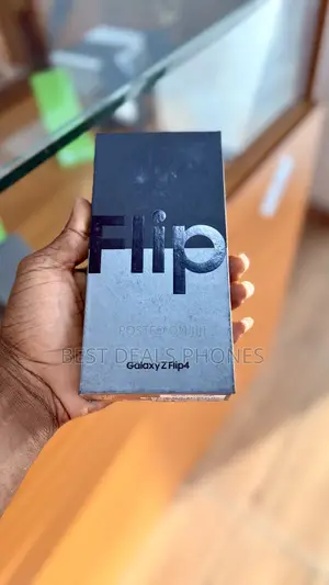New Samsung Galaxy Z Flip4 256 GB White