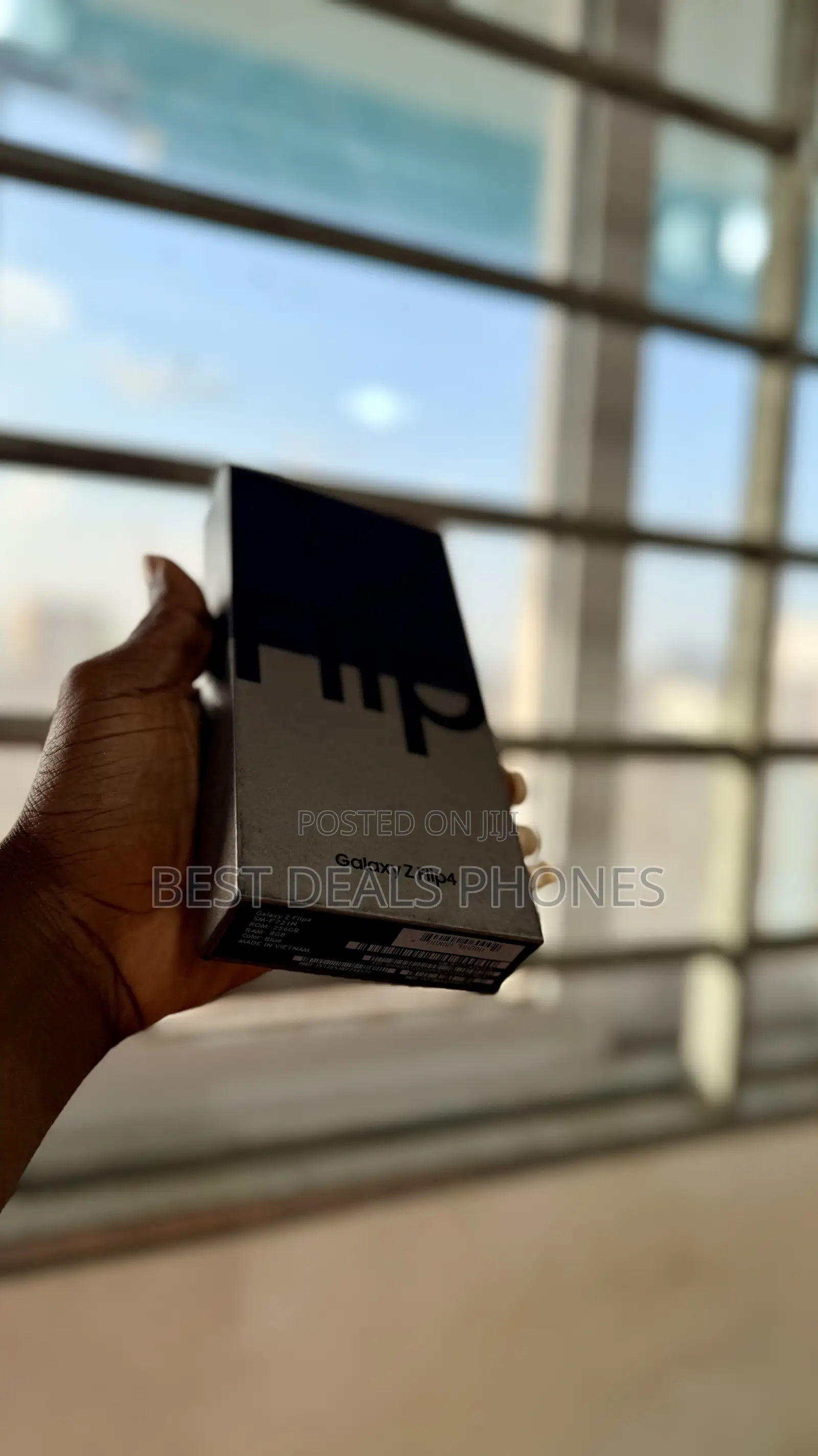 New Samsung Galaxy Z Flip4 256 GB Silver