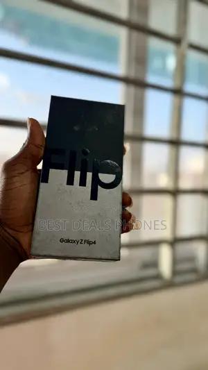New Samsung Galaxy Z Flip4 256 GB Silver