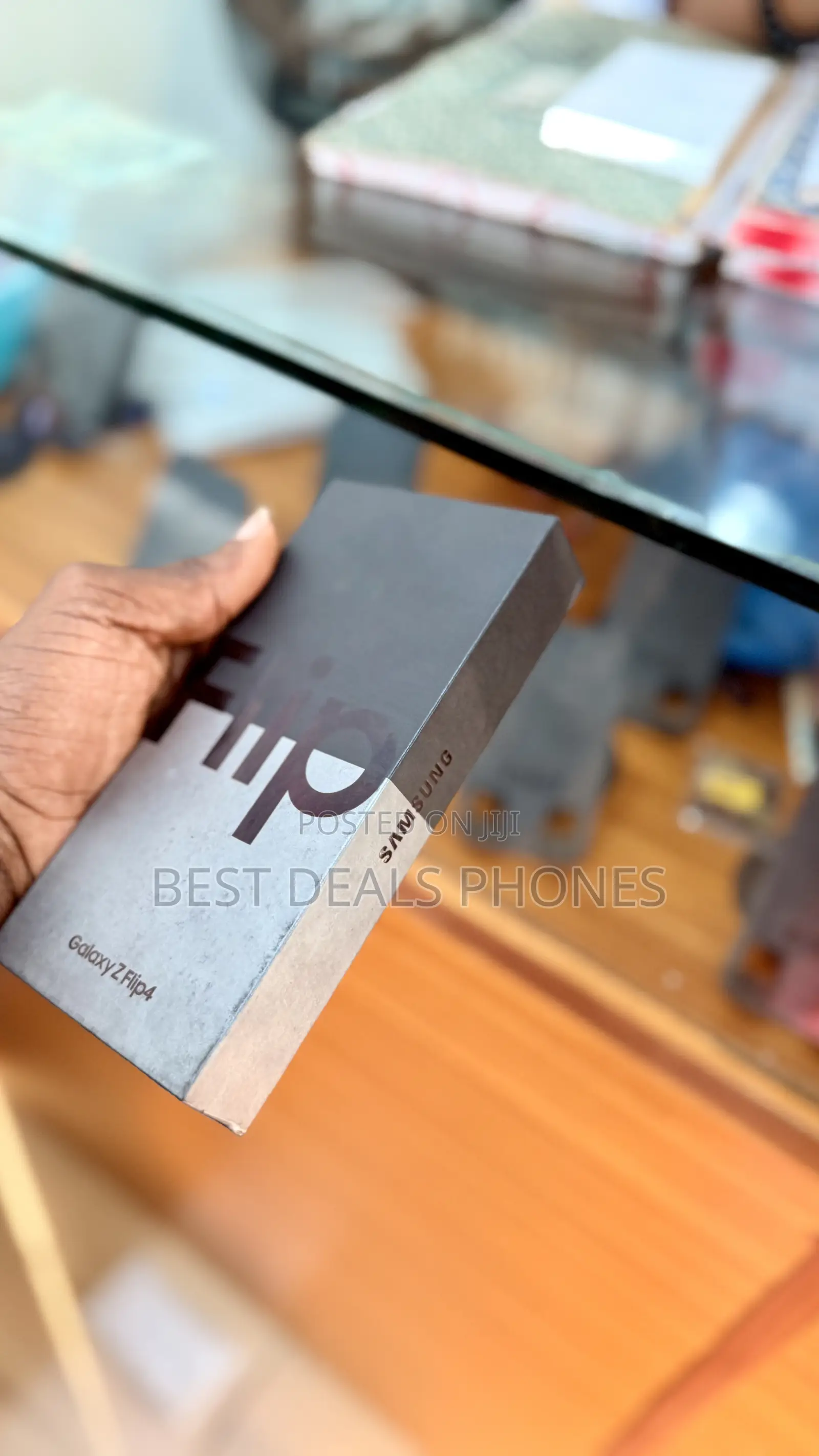 New Samsung Galaxy Z Flip4 256 GB Black