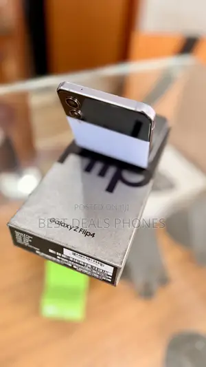 New Samsung Galaxy Z Flip4 256 GB Blue