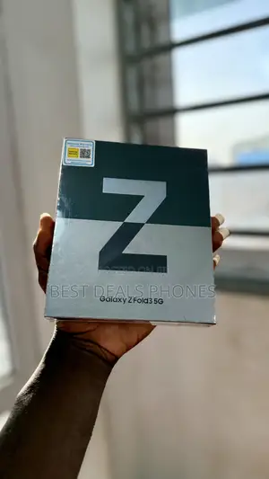 New Samsung Galaxy Z Fold 3 256 GB Gold