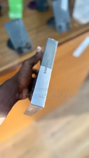 New Samsung Galaxy Z Fold 3 256 GB Green