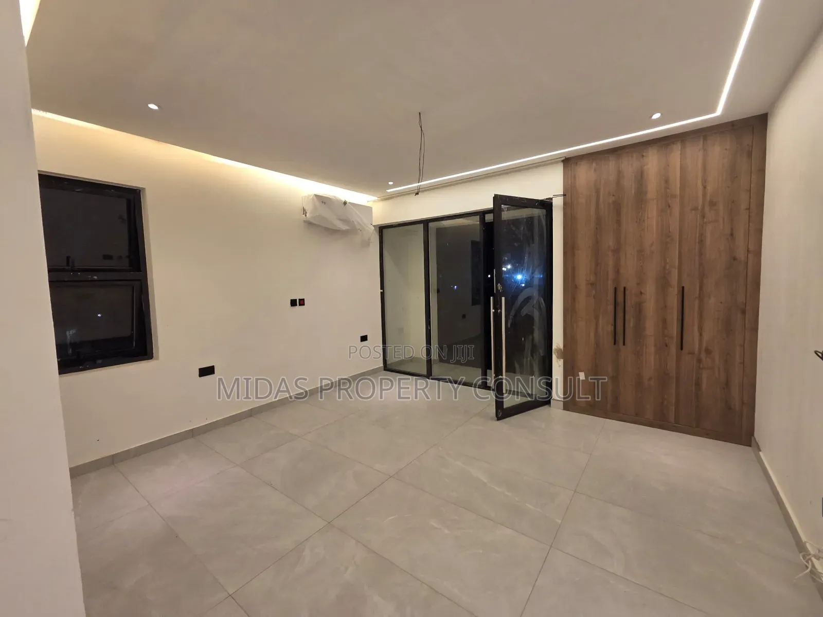 5bdrm House in Adjiringanor, Ability for sale