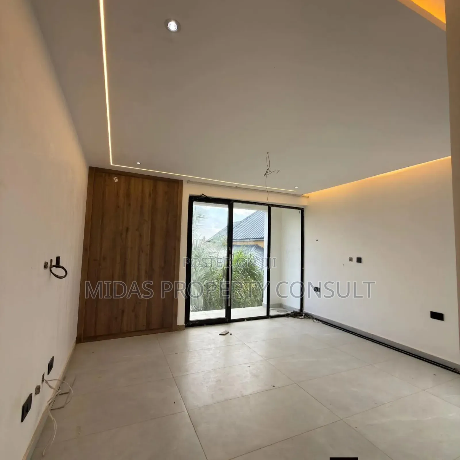5bdrm House in Adjiringanor, Ability for sale
