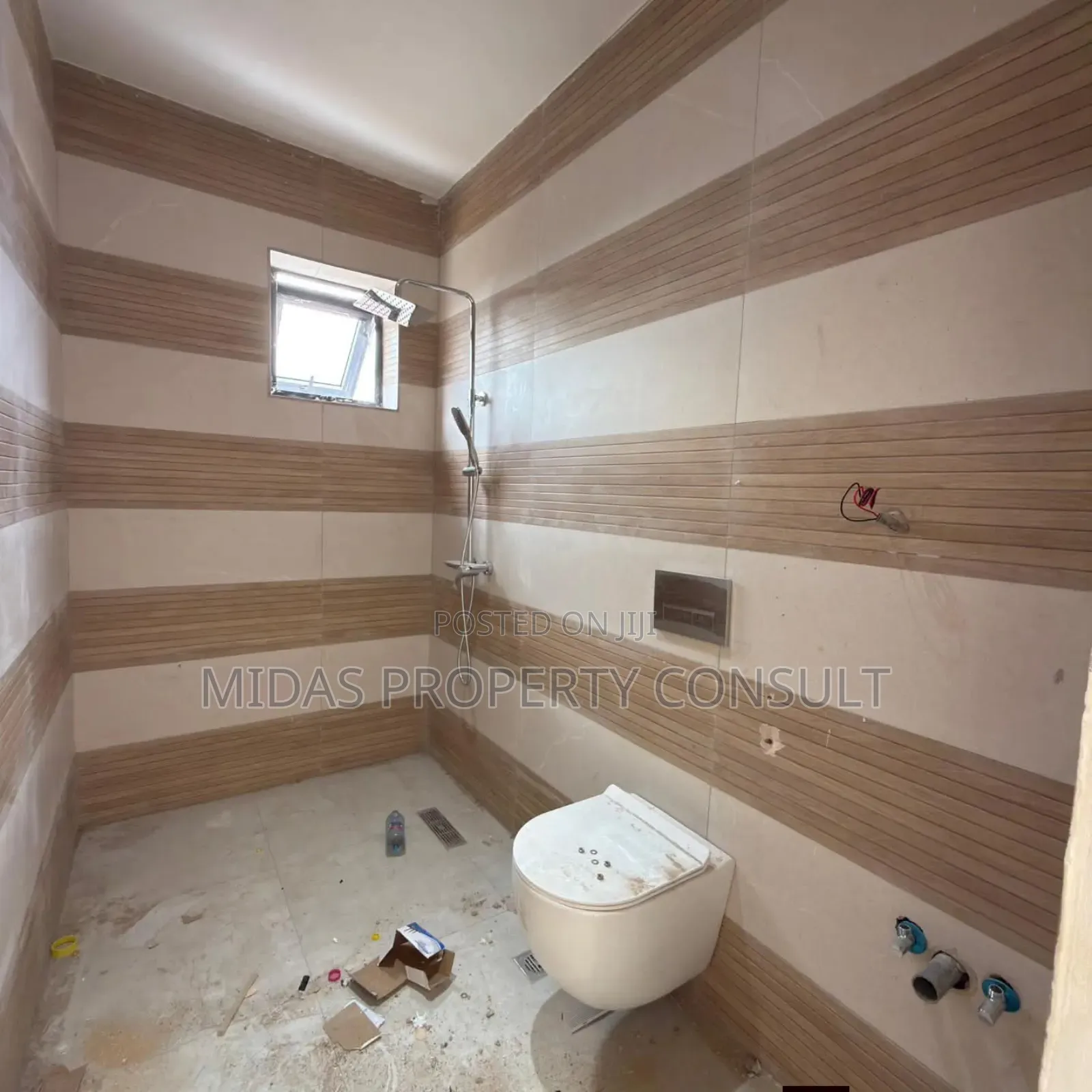 5bdrm House in Adjiringanor, Ability for sale