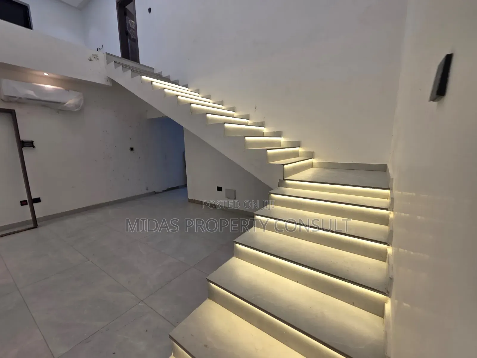 5bdrm House in Adjiringanor, Ability for sale
