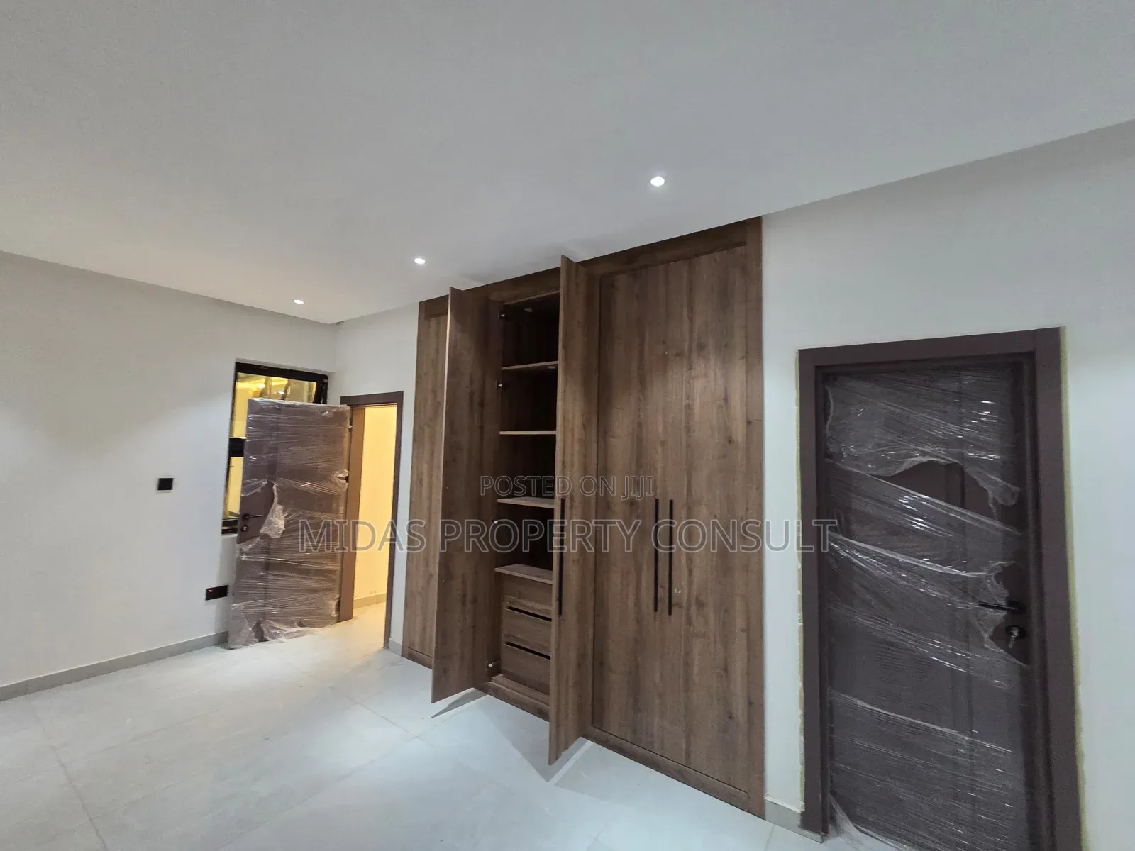 5bdrm House in Adjiringanor, Ability for sale