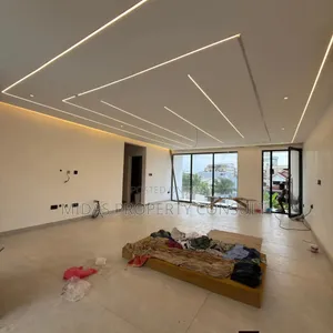 5bdrm House in Adjiringanor, Ability for sale
