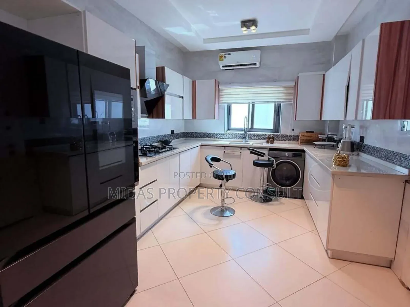 5bdrm House in Adjiringanor, Ability for sale