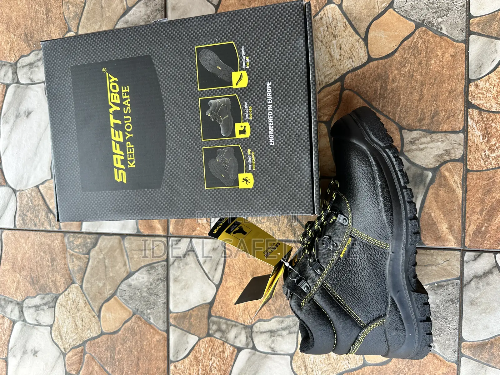 Steel Toe Safety Shoes Or Protective Work Boots