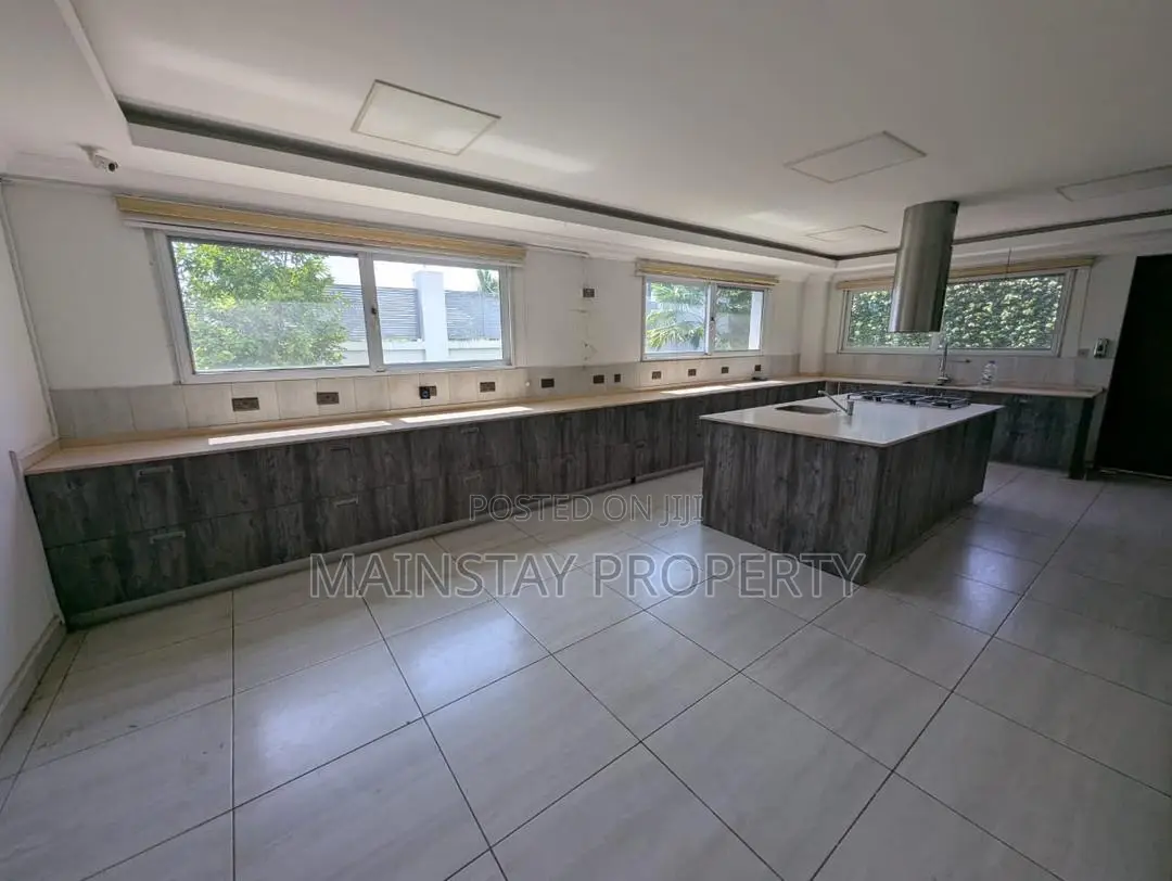 4bdrm House in Mainstay Estates, Airport Residential Area for sale