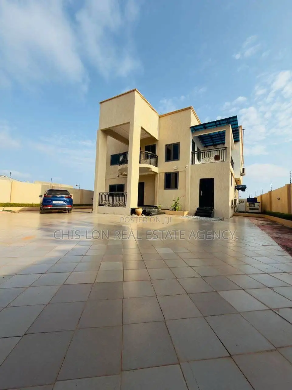 4bdrm Duplex in Kokrobite Road, Old Barrier for sale