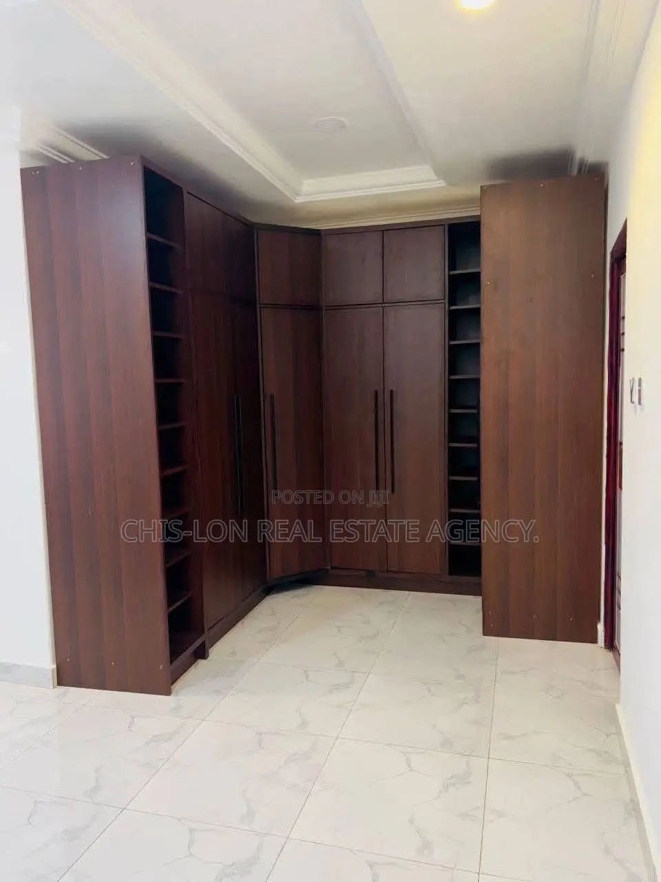 4bdrm Duplex in Kokrobite Road, Old Barrier for sale