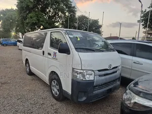Toyota HiAce 2015 White