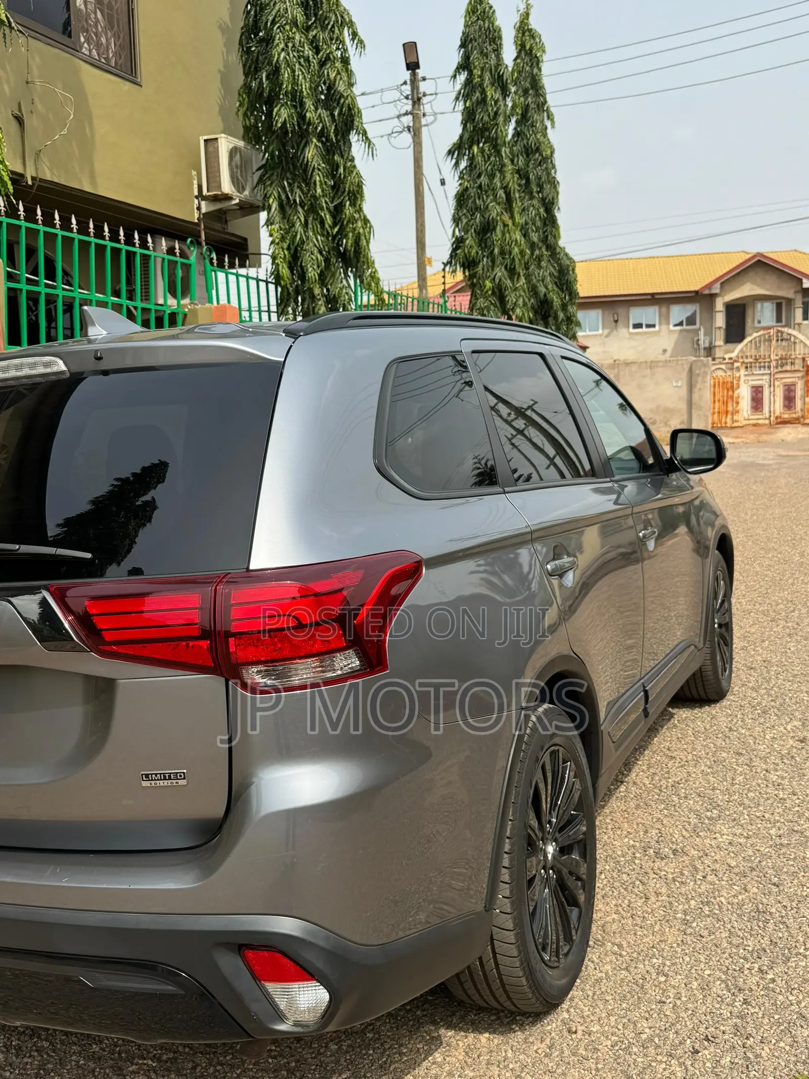 Mitsubishi Outlander LE S-AWC 2020 Gray