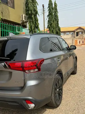 Mitsubishi Outlander LE S-AWC 2020 Gray