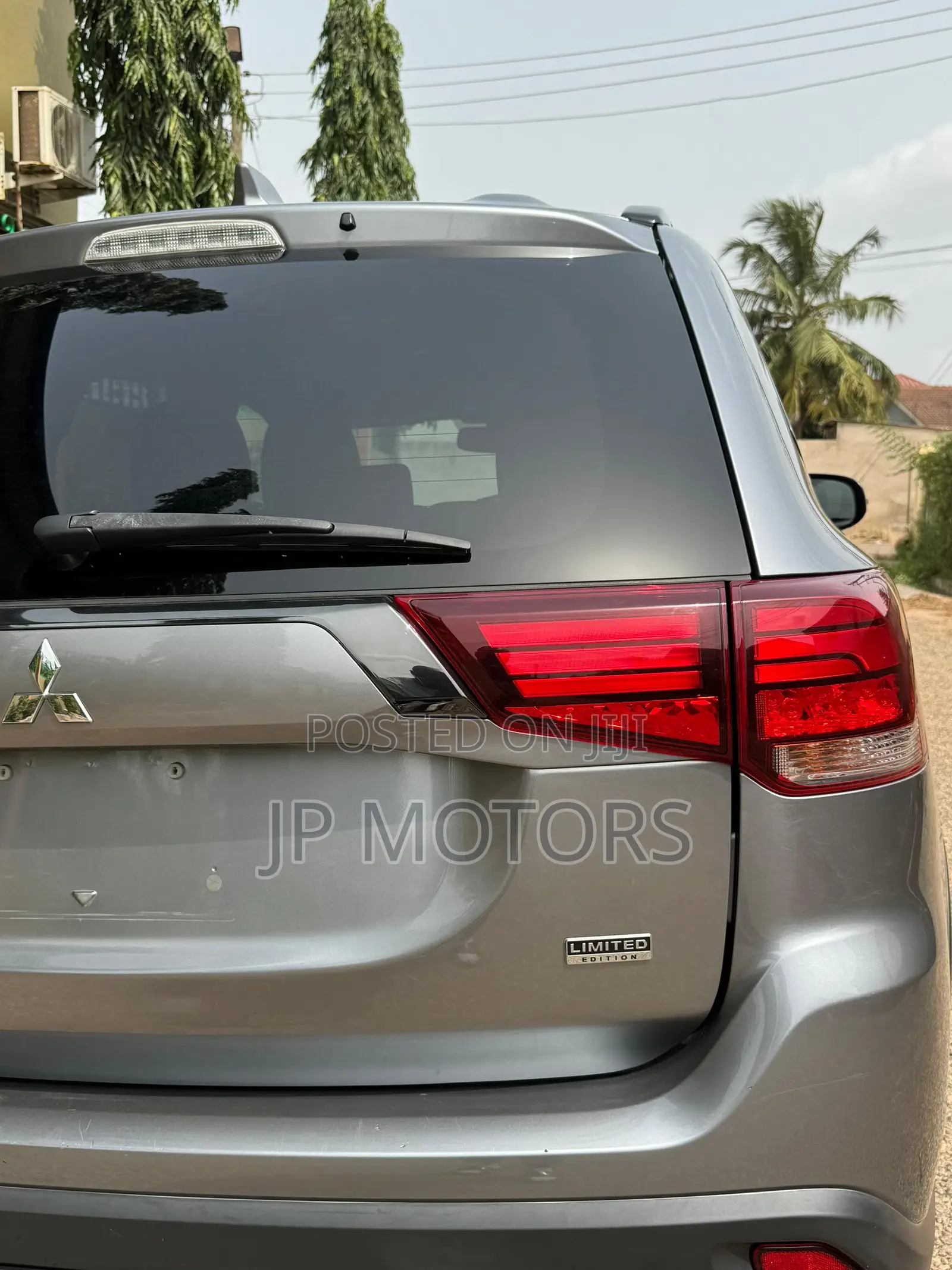 Mitsubishi Outlander LE S-AWC 2020 Gray