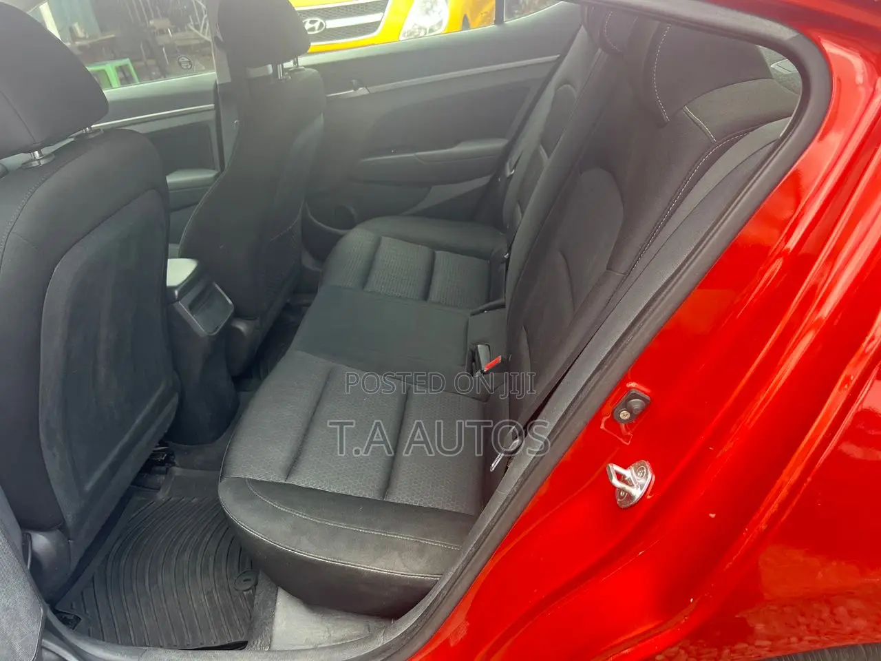 Hyundai Elantra SE Sedan FWD (2.0L 4cyl 6M) 2017 Orange